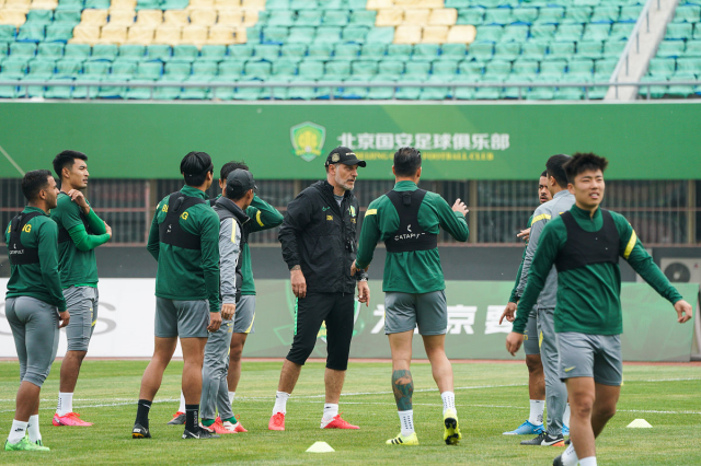 上港客场0:0逼平国安，表现持续稳定