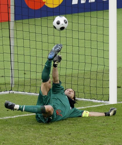 FBsports-瑞士主场憾平罗马尼亚，寻求反击