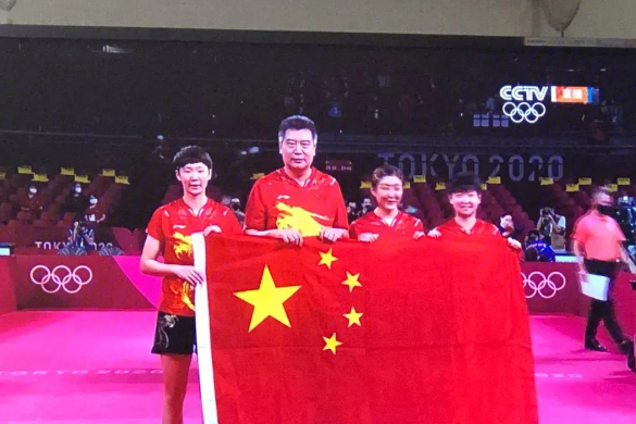 FB体育在线-运动员拼尽全力，最终获得金牌