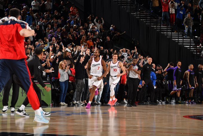 FB体育在线-火箭逆袭灰熊取胜，哈登压哨绝杀掀