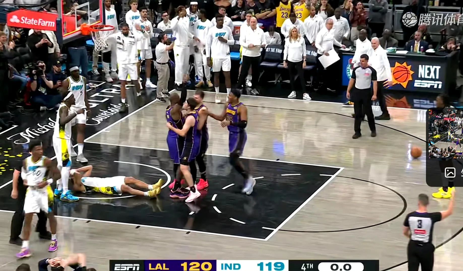 FB体育官网-步行者客场击败猛龙，终结两连败行列