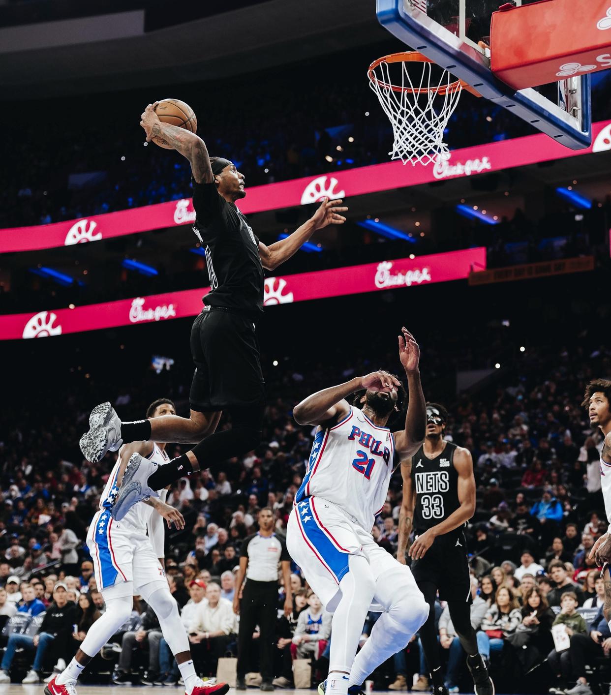 篮网实现三连胜,压哨球惊险命中,绝杀对手 篮网实现三连胜,压哨球惊险命中,绝杀对手